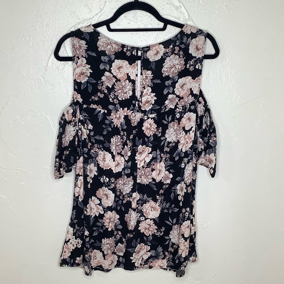 torrid 00 floral cold shoulder v neck blouse size M/L or 10 EUC - Picture 8 of 14